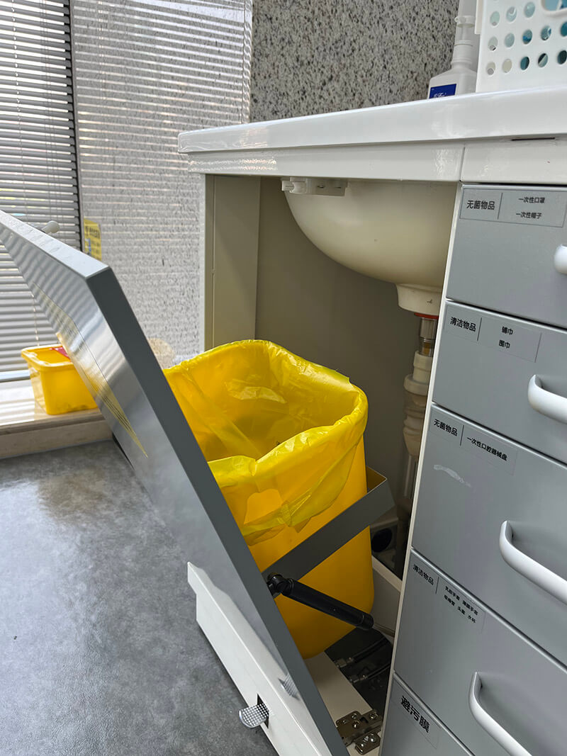 details of the steel dental cabinetdoor